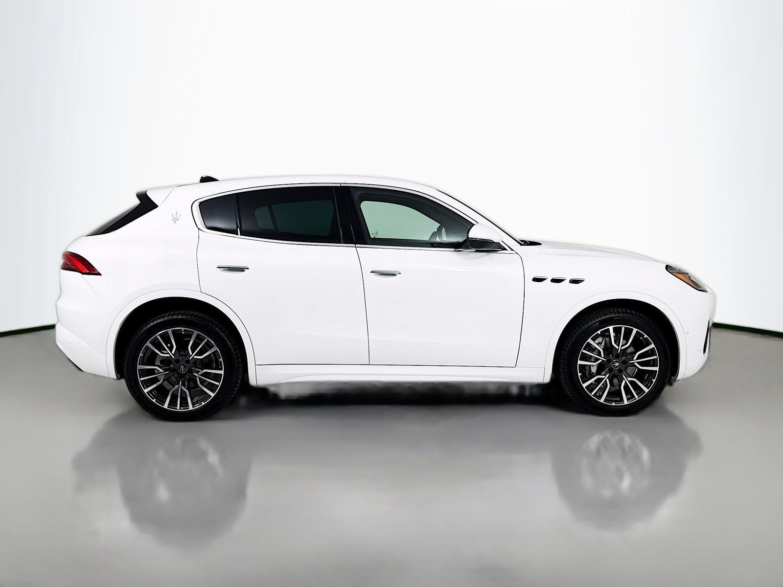 New 2025 Maserati Grecale GT AWD/4WD image 9