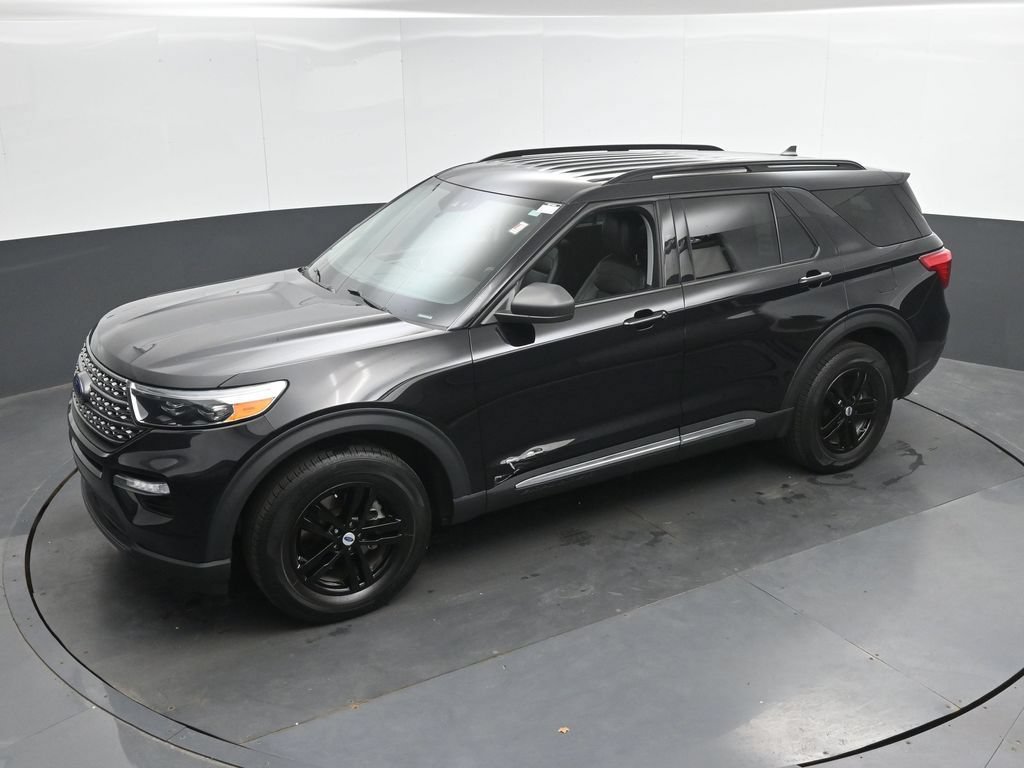 Used 2023 Ford Explorer XLT w/ Equipment Group 202A AWD/4WD image 36