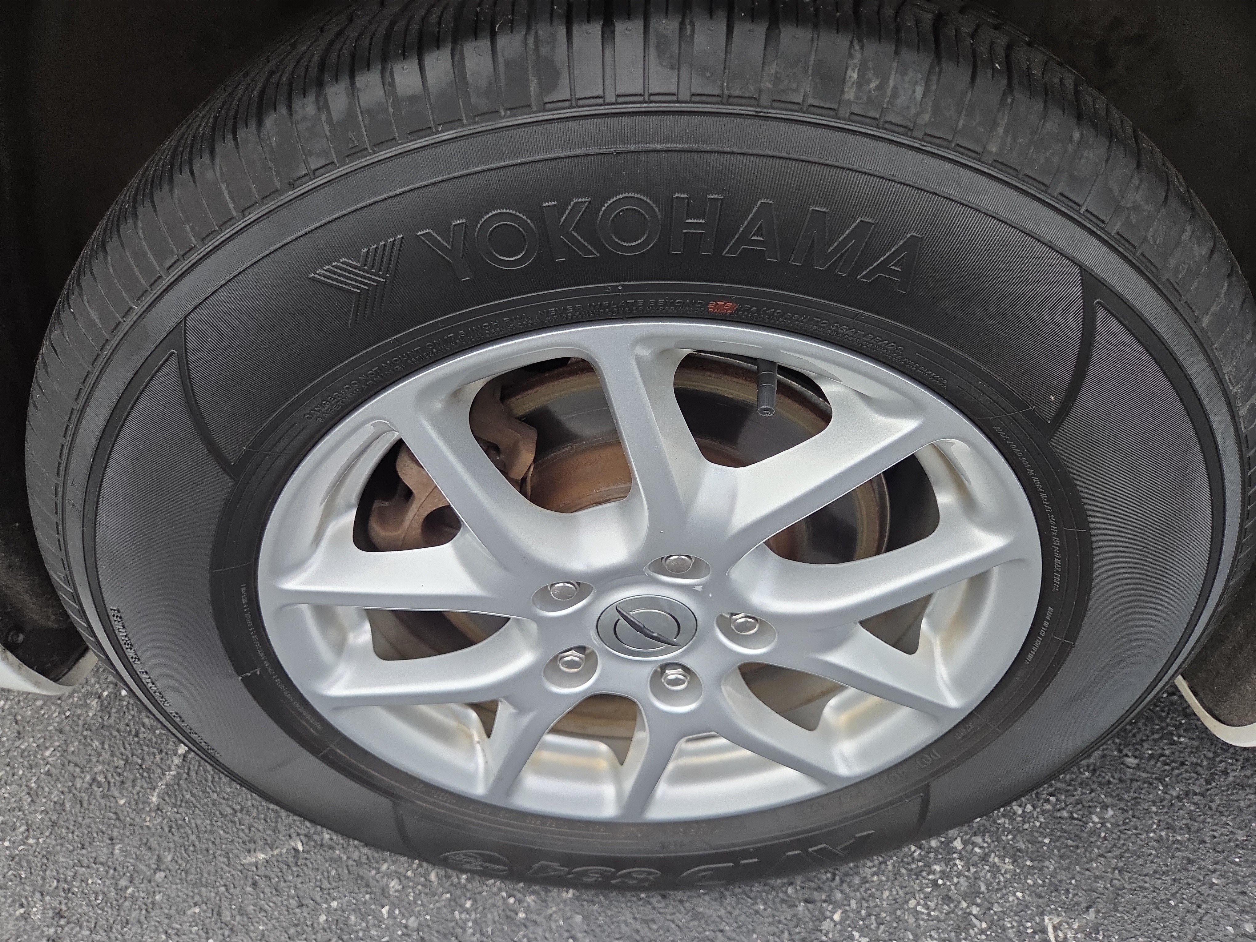 Certified 2022 Chrysler Voyager LX FWD image 11