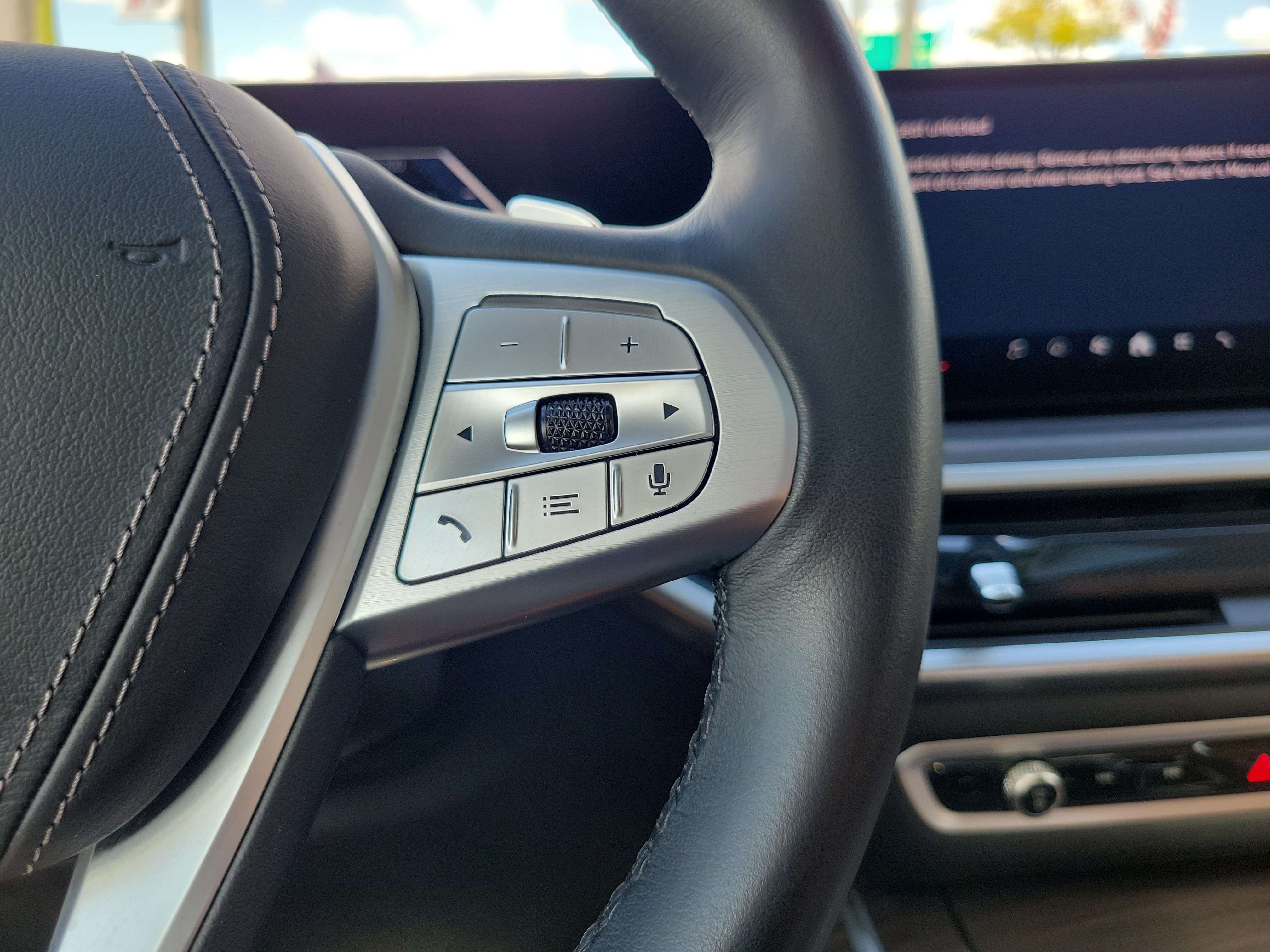 Used 2024 BMW X7 xDrive40i AWD/4WD image 22