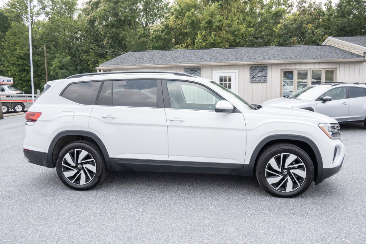 Used 2024 Volkswagen Atlas SE image 11