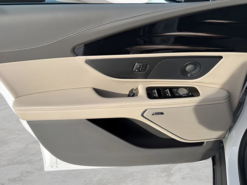 Used 2025 Lincoln Nautilus Reserve image 23