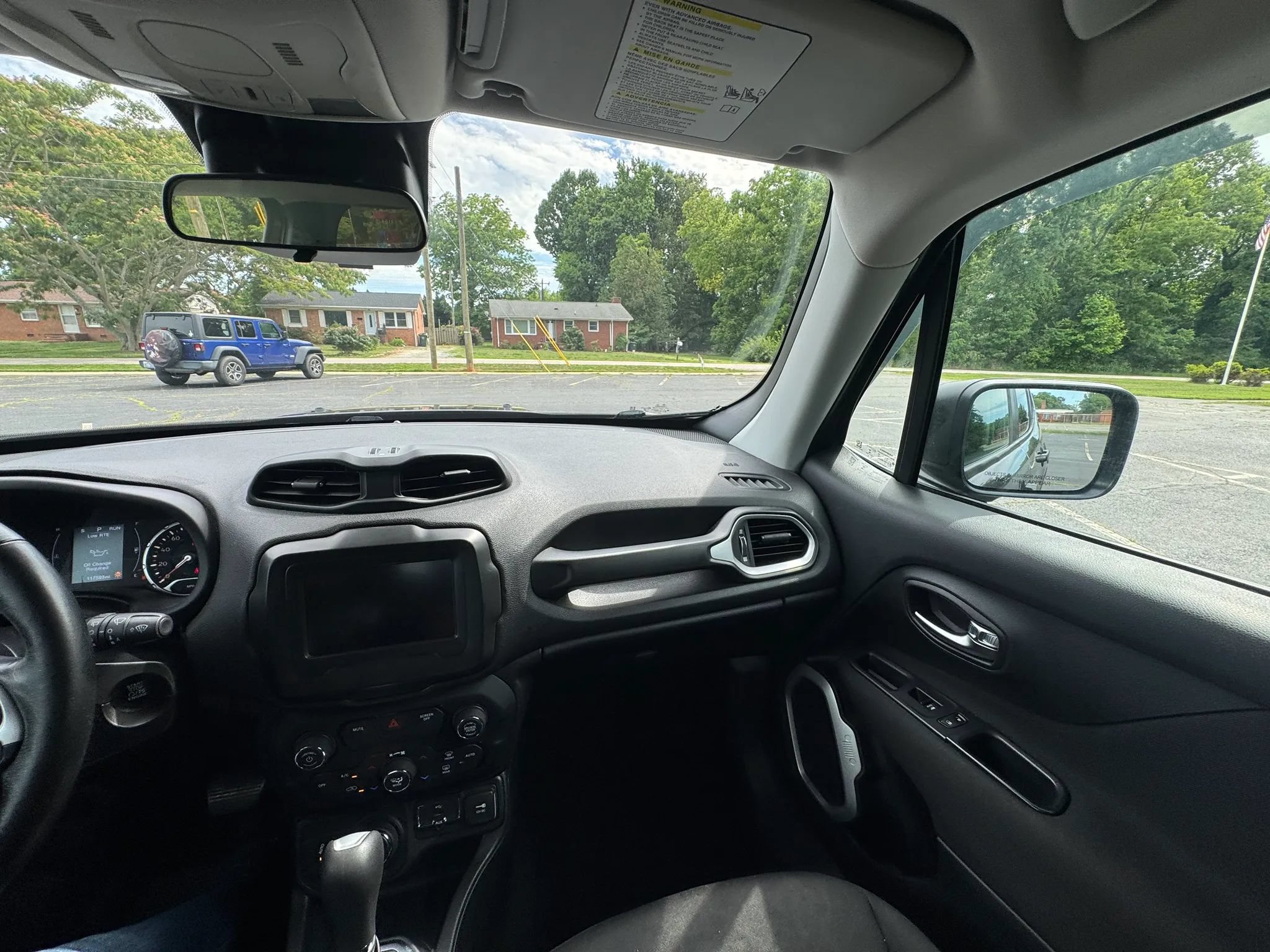 Used 2018 Jeep Renegade Latitude w/ Cold Weather Group AWD/4WD image 26