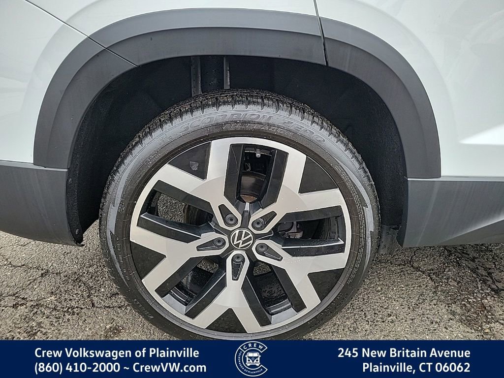 Certified 2022 Volkswagen Taos SEL image 19