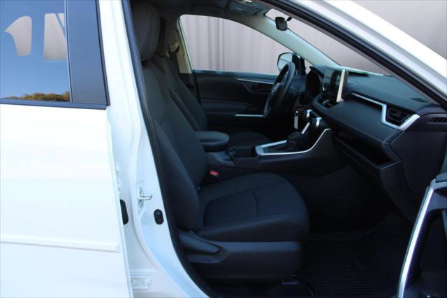 Certified 2024 Toyota RAV4 LE image 33