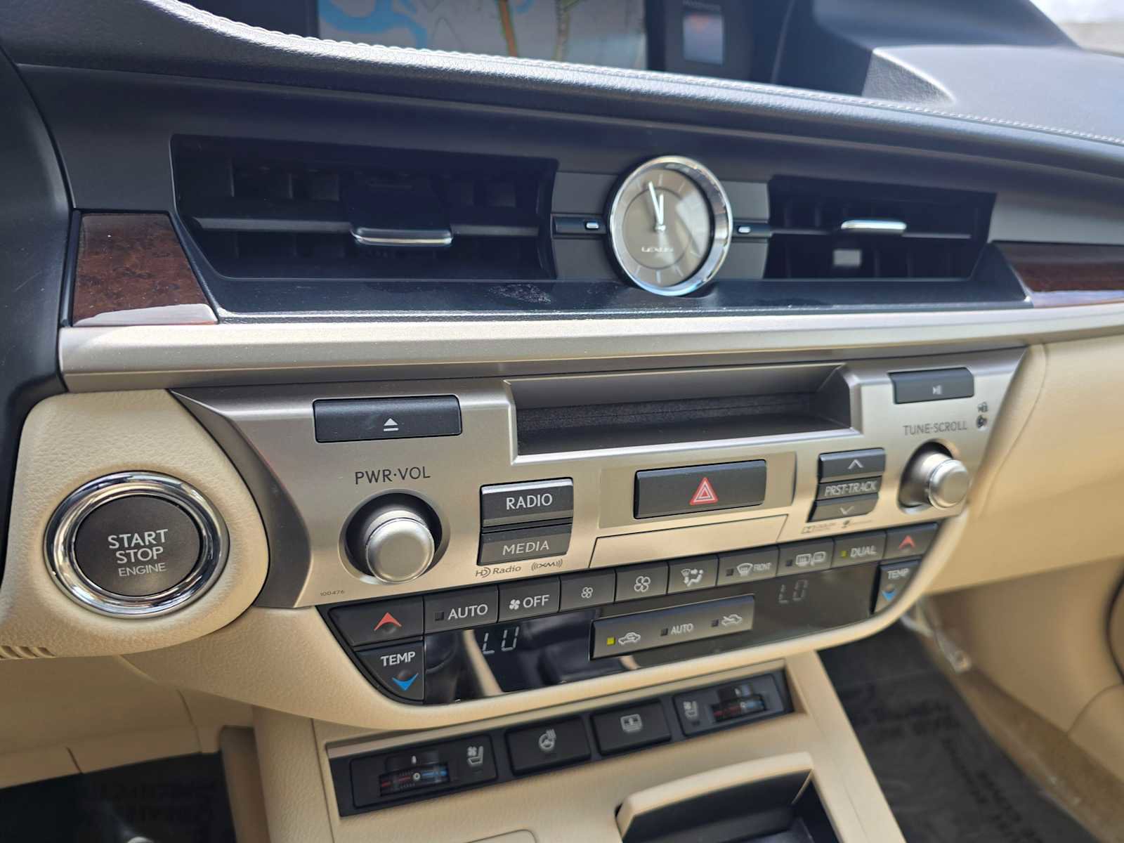 Used 2015 Lexus ES 350 w/ Luxury Package FWD image 29