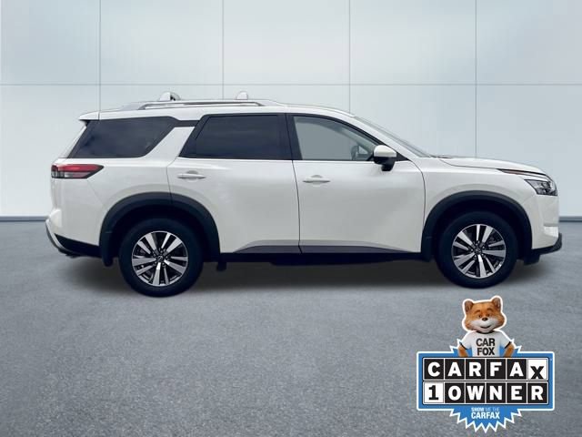Certified 2024 Nissan Pathfinder SL w/ Black Appearance Package image 20