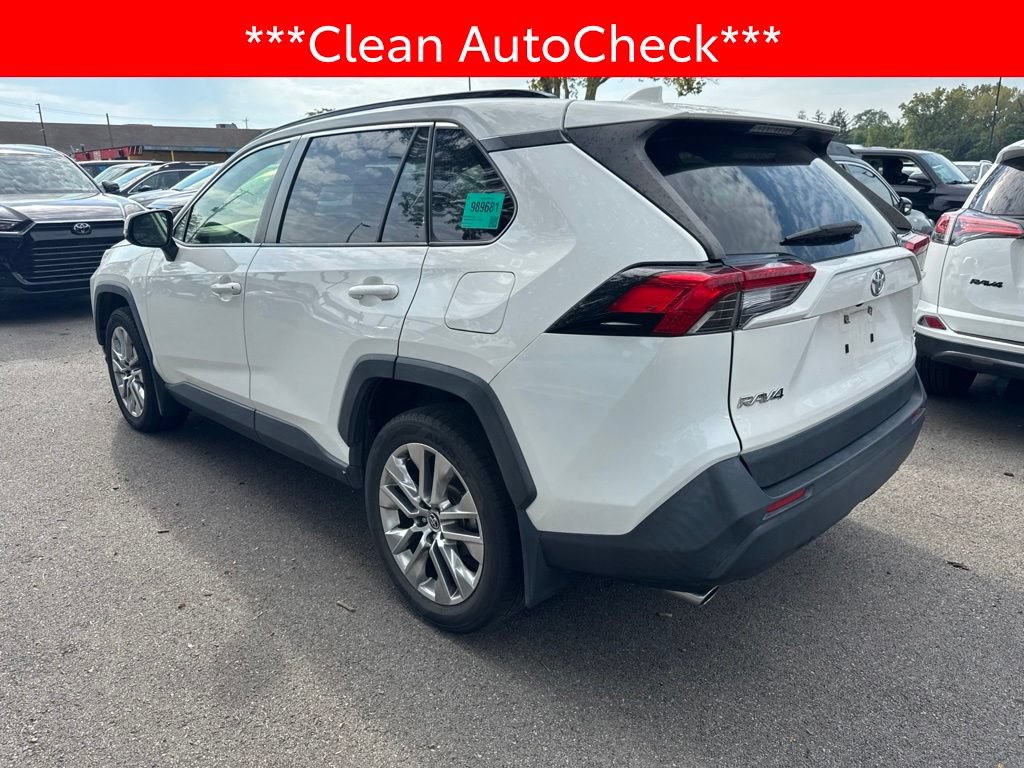 Used 2020 Toyota RAV4 XLE Premium AWD/4WD image 4