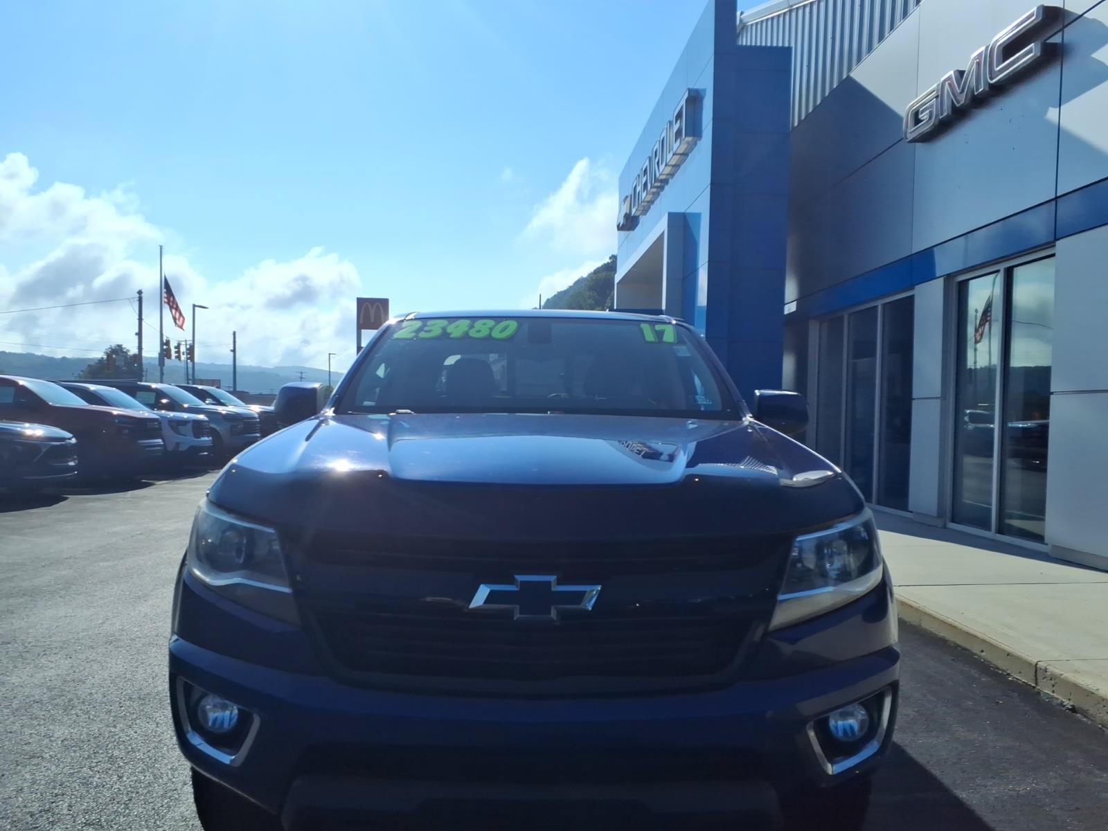 Used 2017 Chevrolet Colorado LT w/ LT Convenience Package AWD/4WD image 2