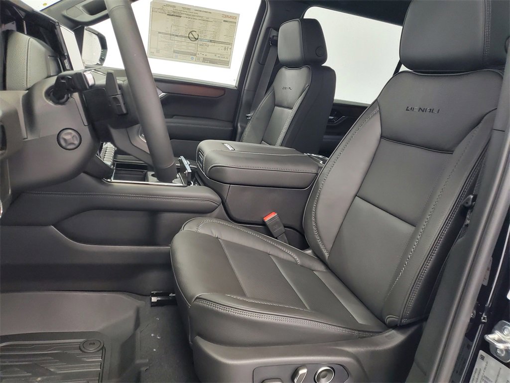 New 2026 GMC Yukon XL Denali w/ LPO, Floor Liner Package image 6