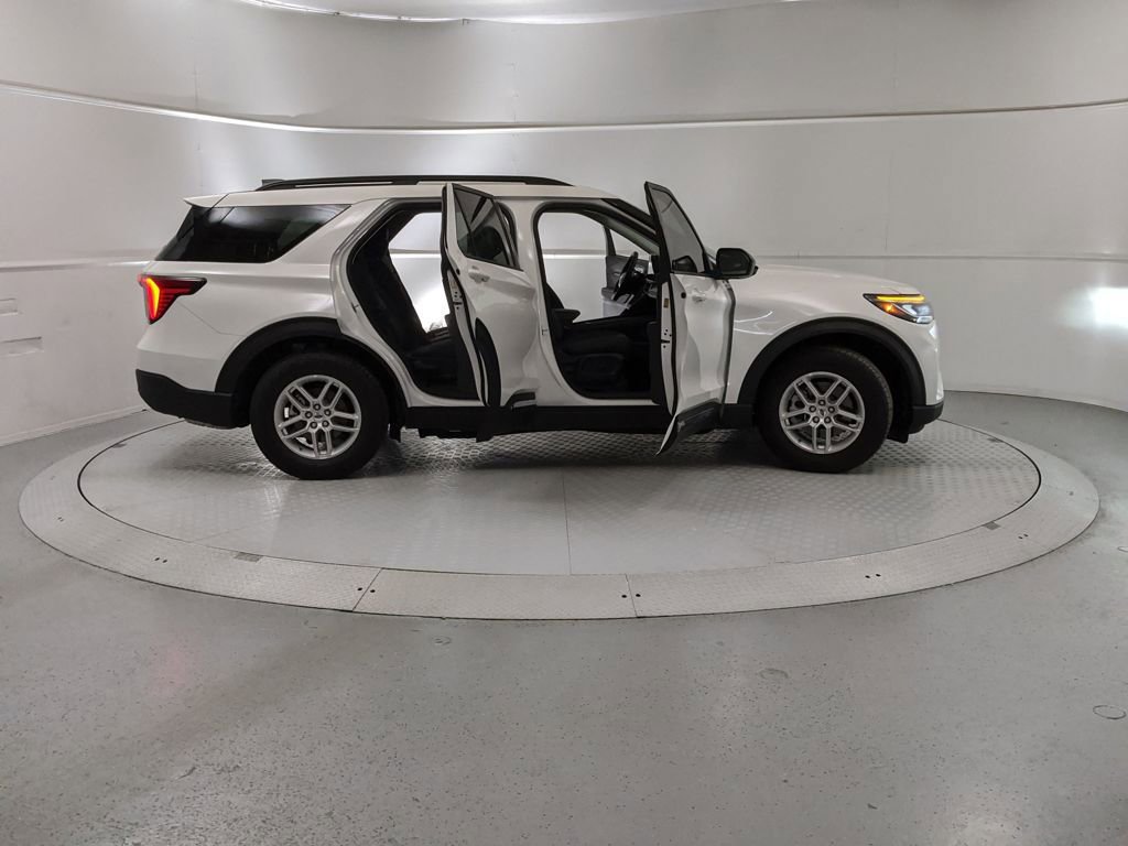New 2025 Ford Explorer Active image 8