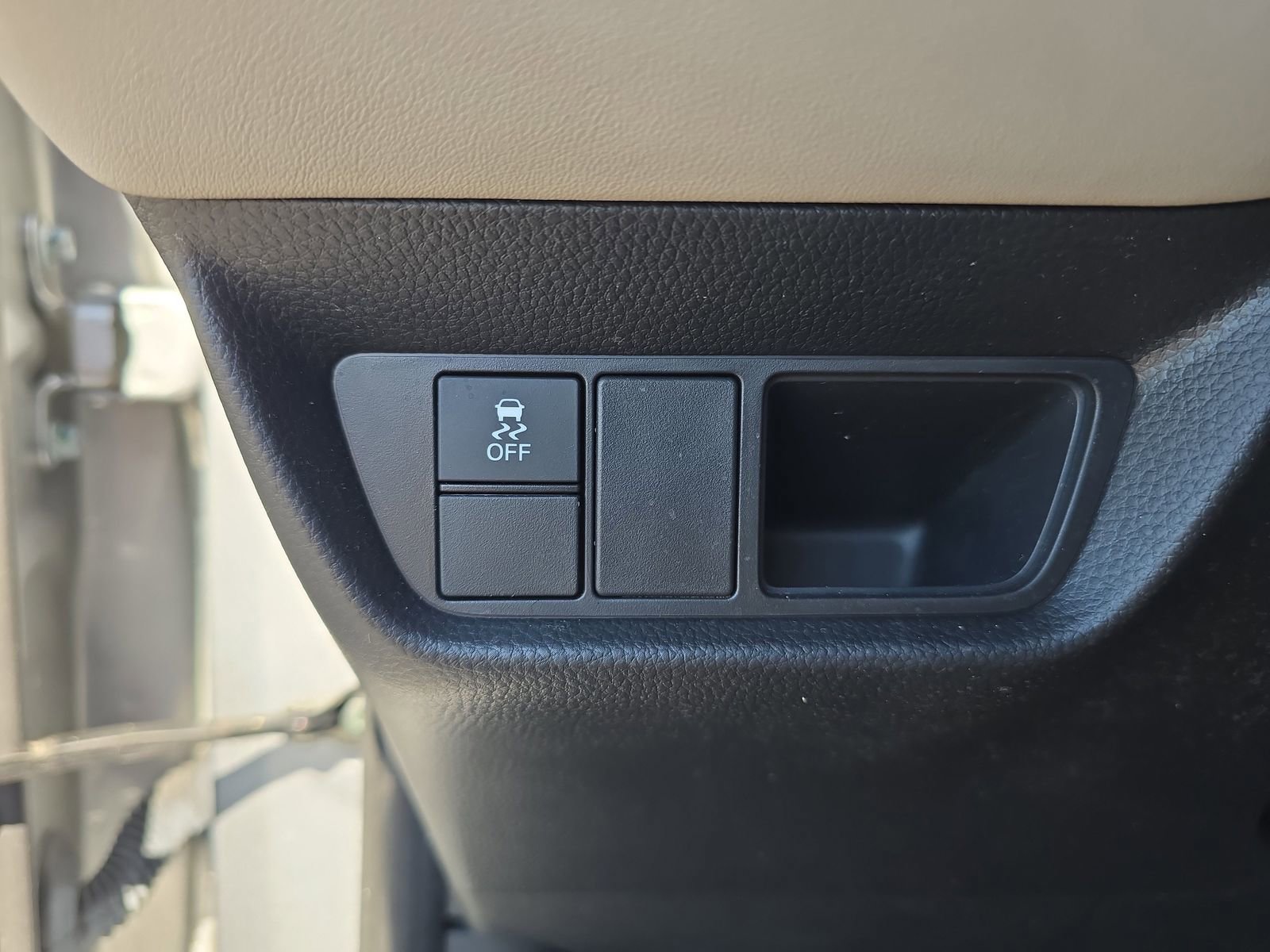 Certified 2025 Honda HR-V LX image 19