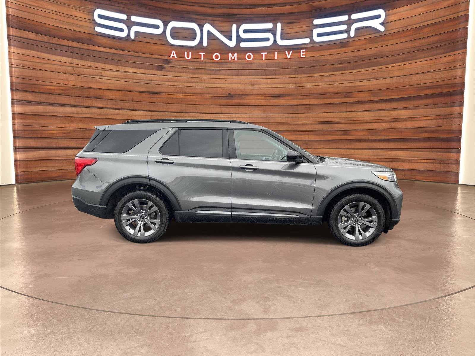 Used 2023 Ford Explorer XLT w/ Equipment Group 202A image 8