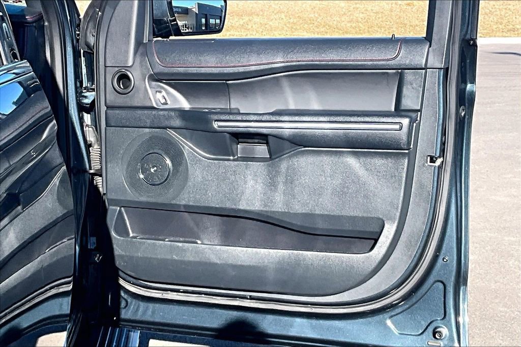 Used 2022 Ford Expedition Limited image 24
