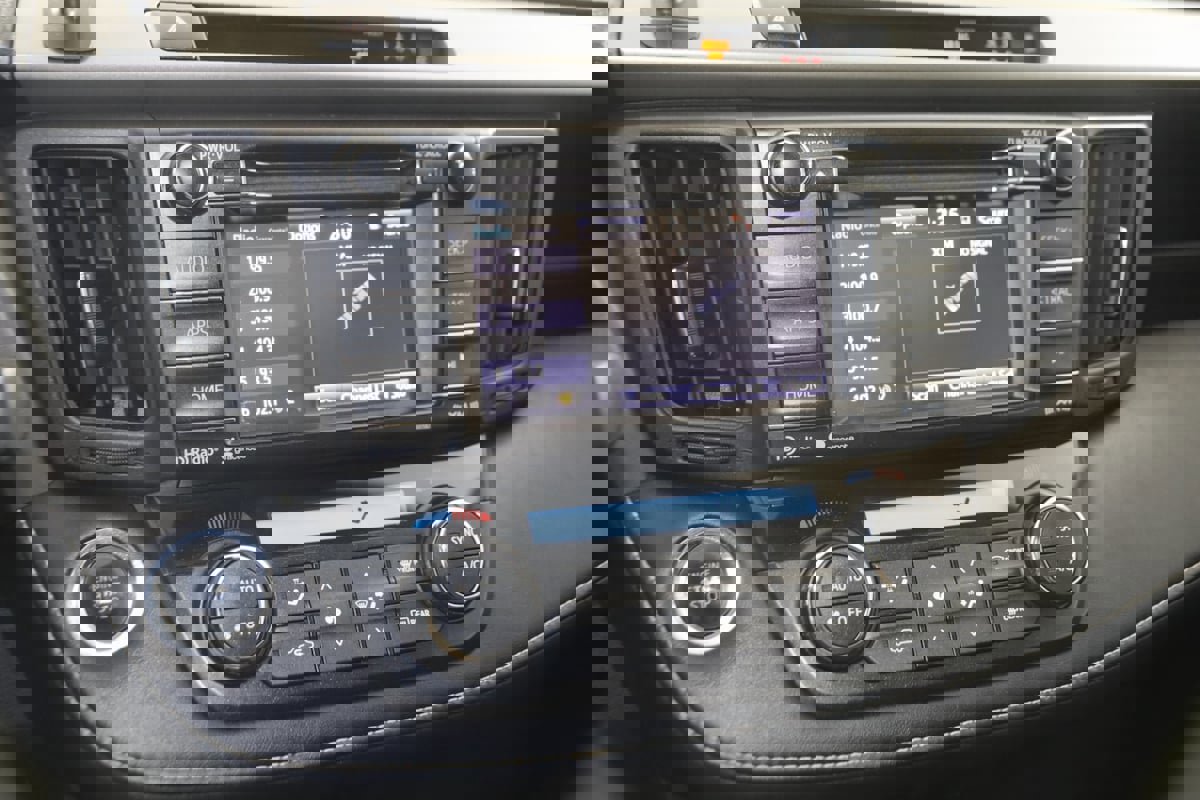 Used 2017 Toyota RAV4 XLE image 25