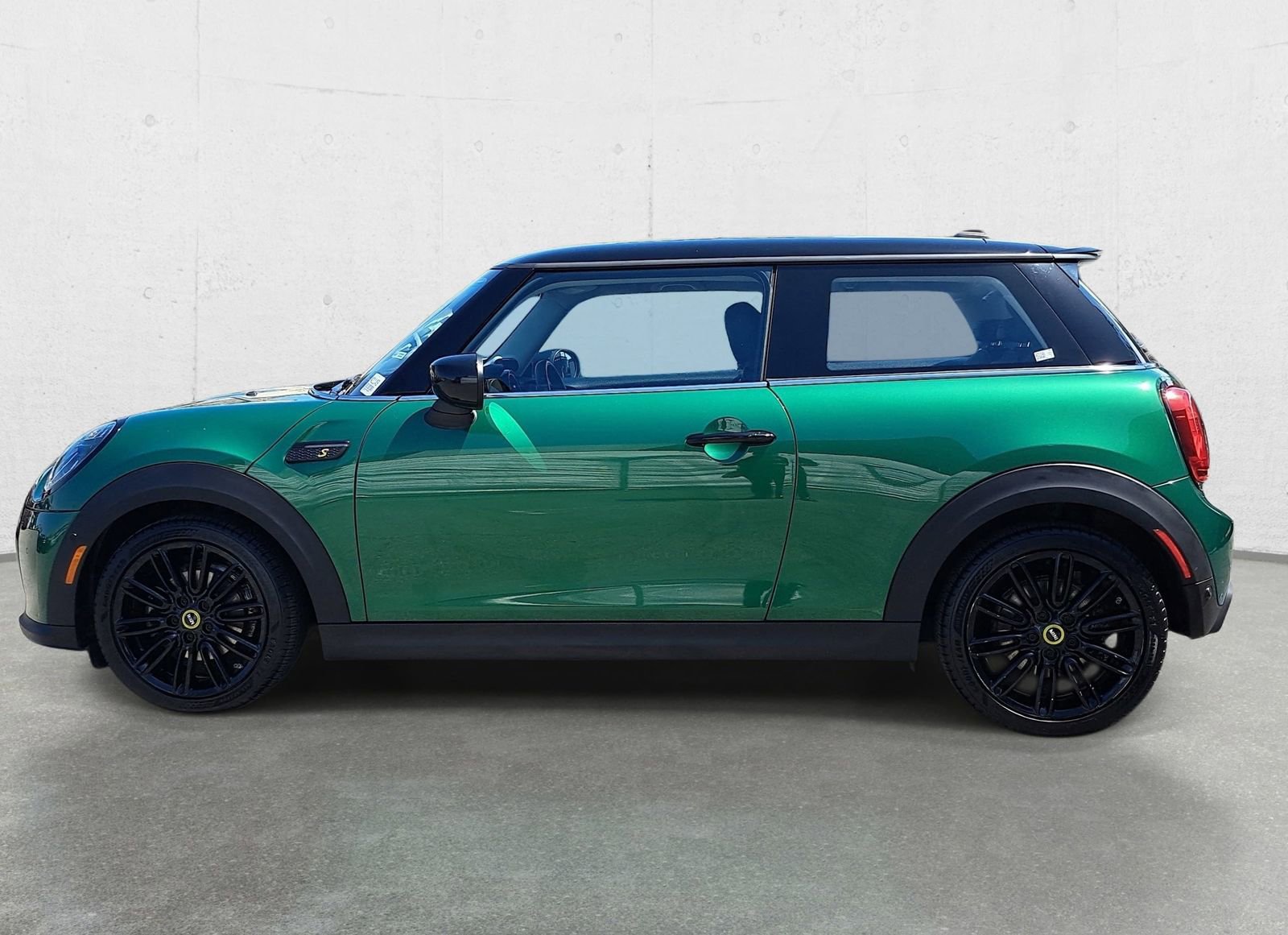 Used 2024 MINI Cooper SE FWD image 8