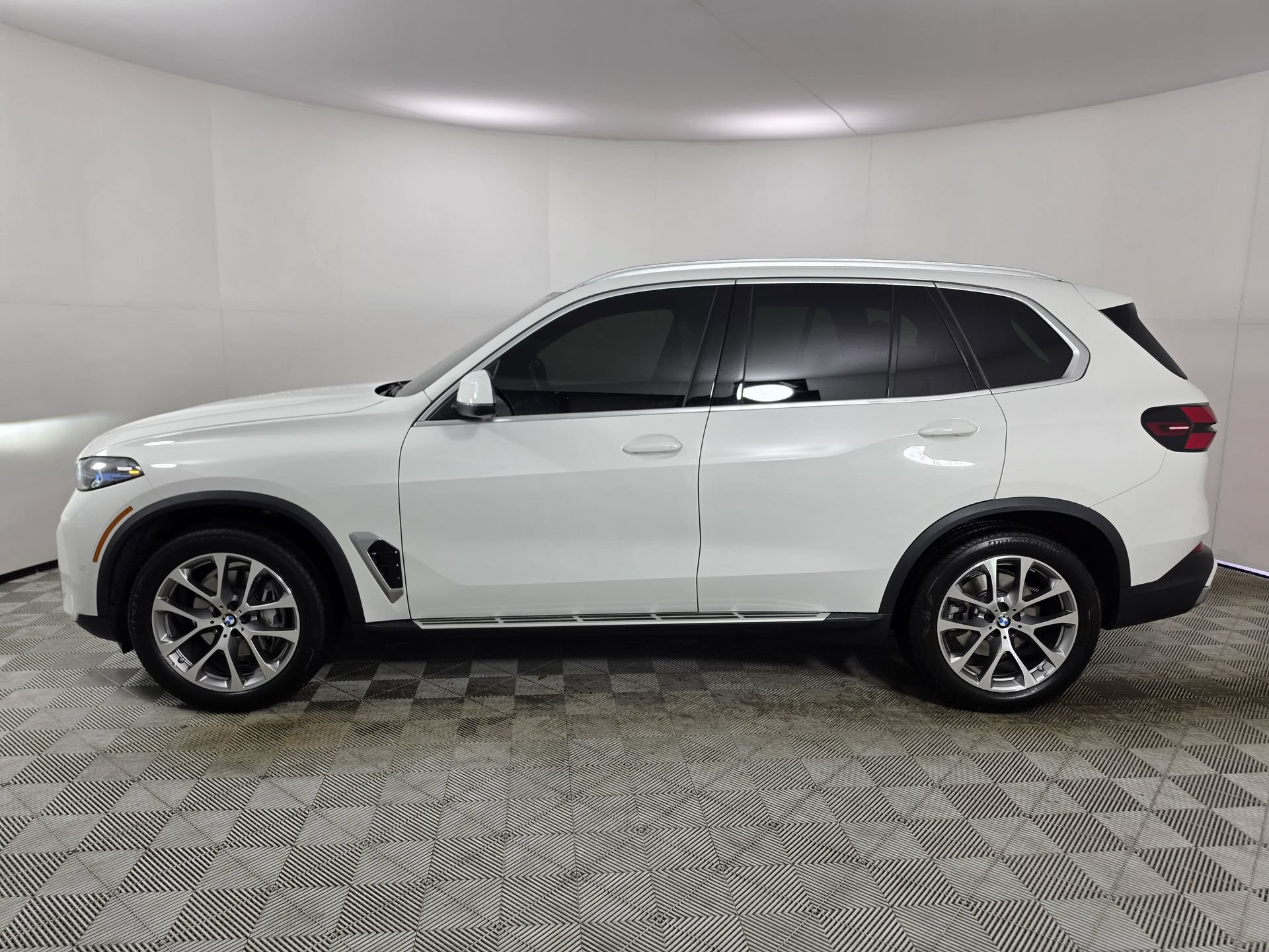 Used 2026 BMW X5 xDrive40i AWD/4WD image 39