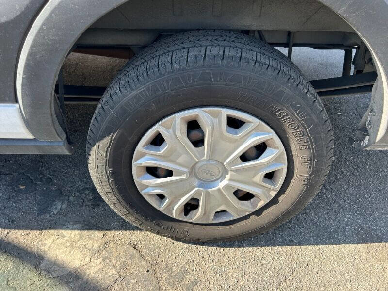 Used 2019 Ford Transit 350 XLT image 19