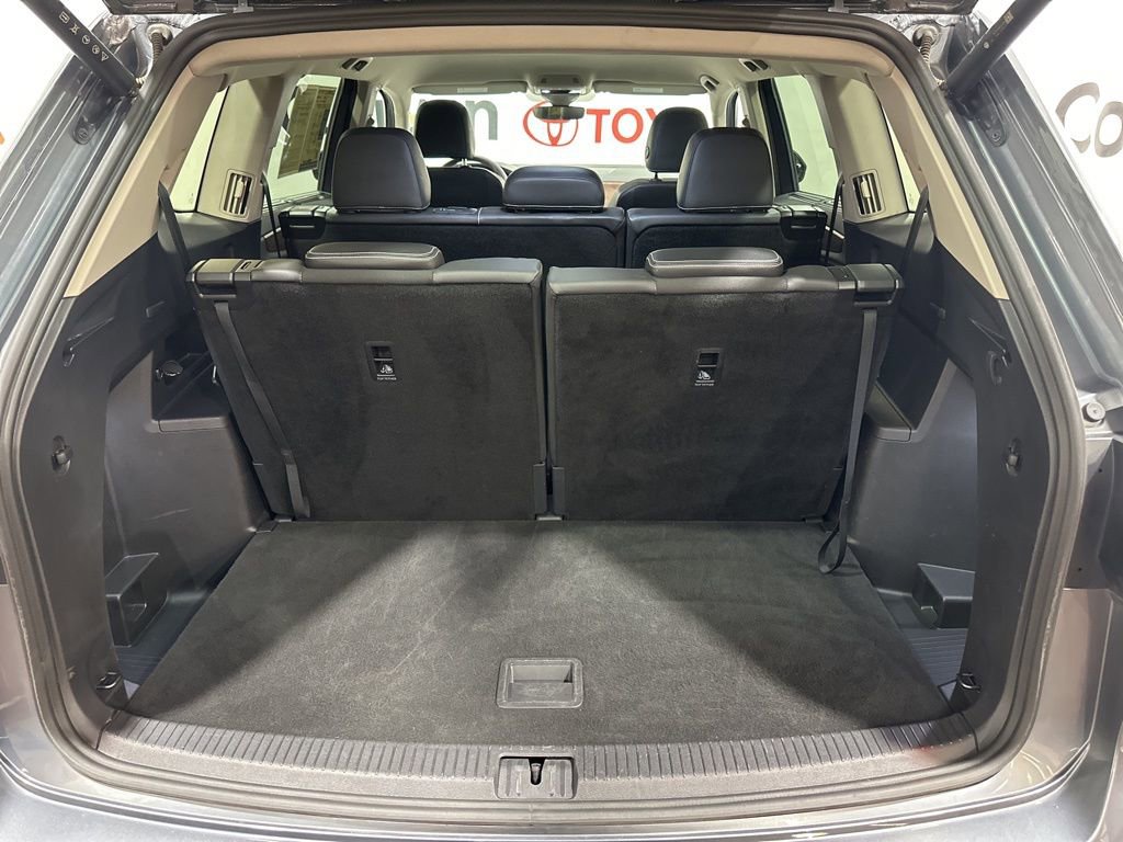 Used 2025 Volkswagen Atlas SE AWD/4WD image 16