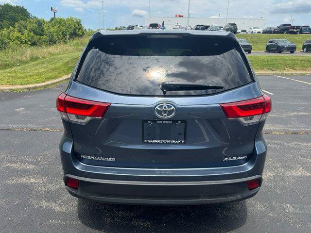 Certified 2019 Toyota Highlander XLE AWD/4WD image 4