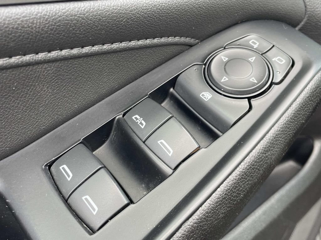 Used 2023 Chevrolet Traverse LT FWD image 17