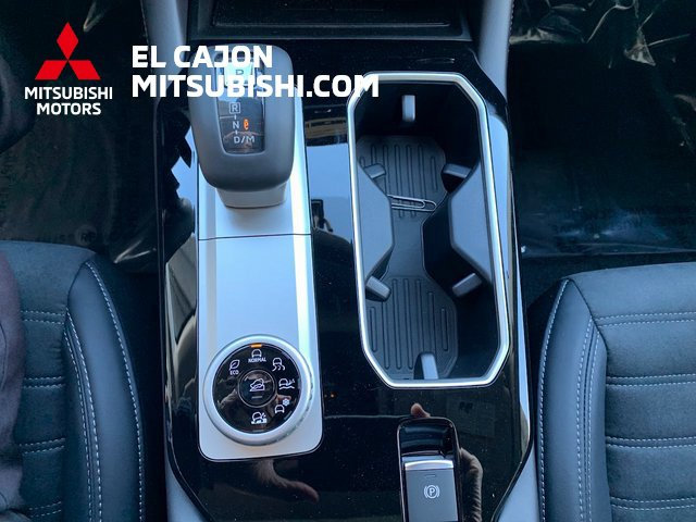 New 2026 Mitsubishi Outlander AWD image 15