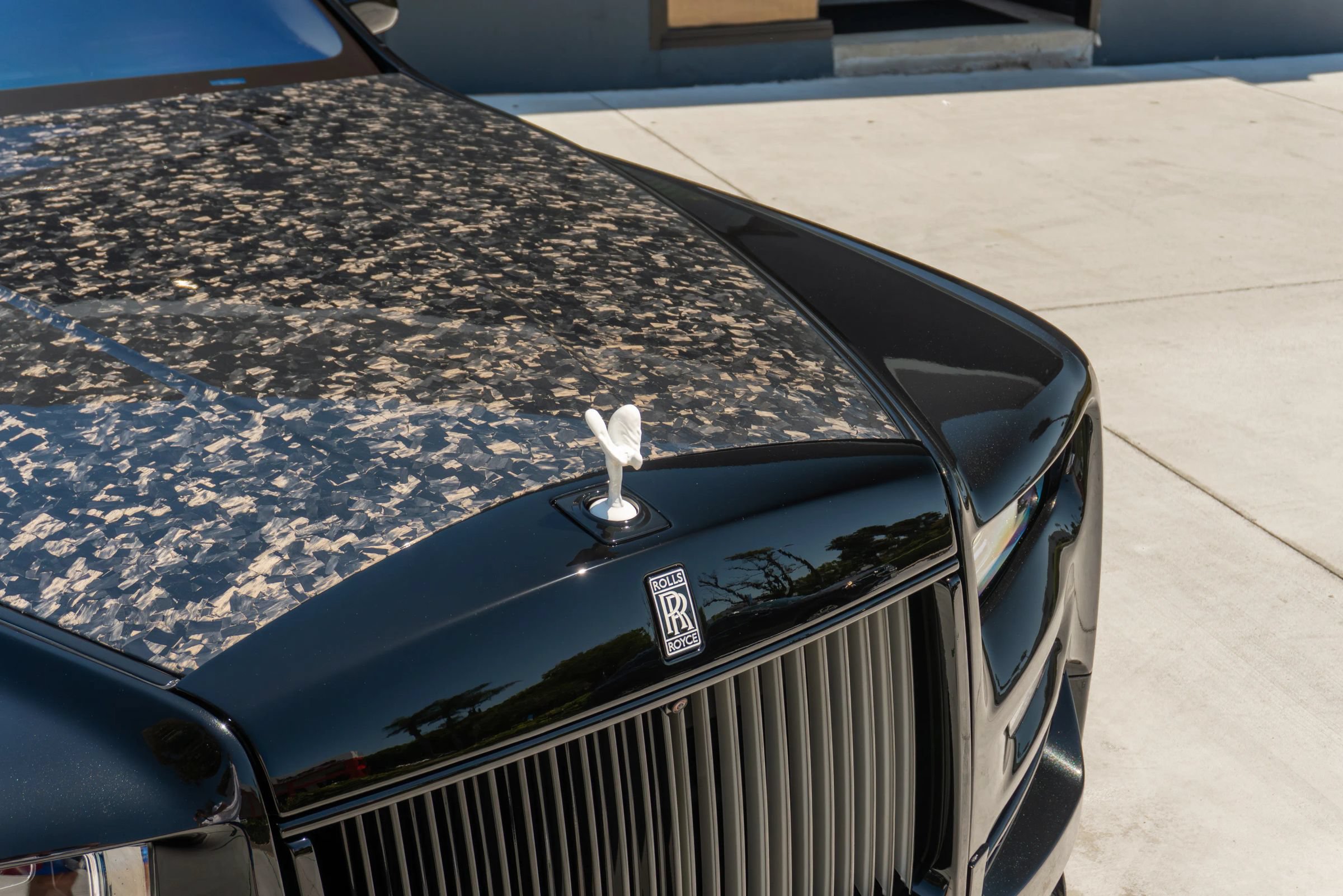 Used 2024 Rolls-Royce Phantom Sedan w/ The Phantom Package RWD image 39