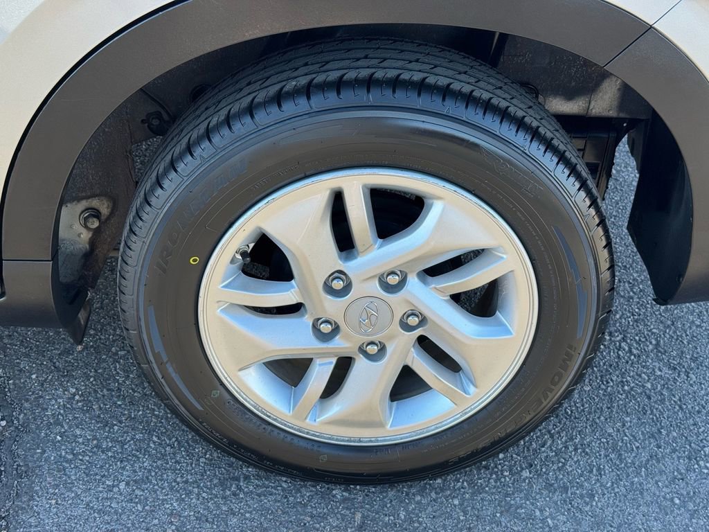 Used 2024 Hyundai Venue SE image 9