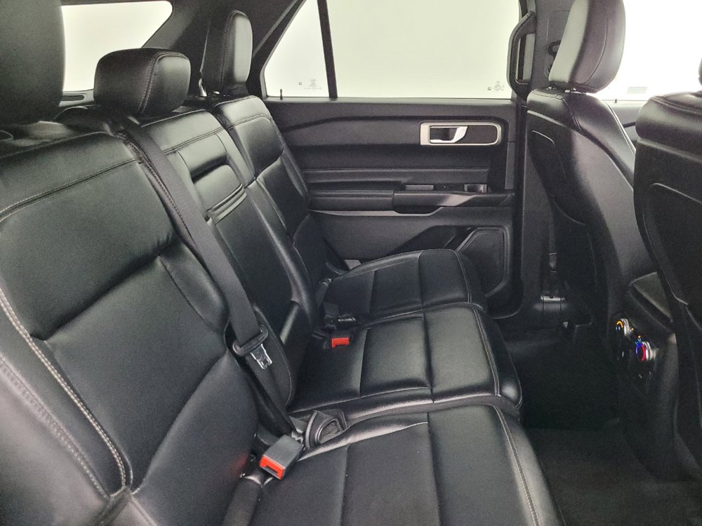 Used 2020 Ford Explorer XLT w/ Equipment Group 202A image 19