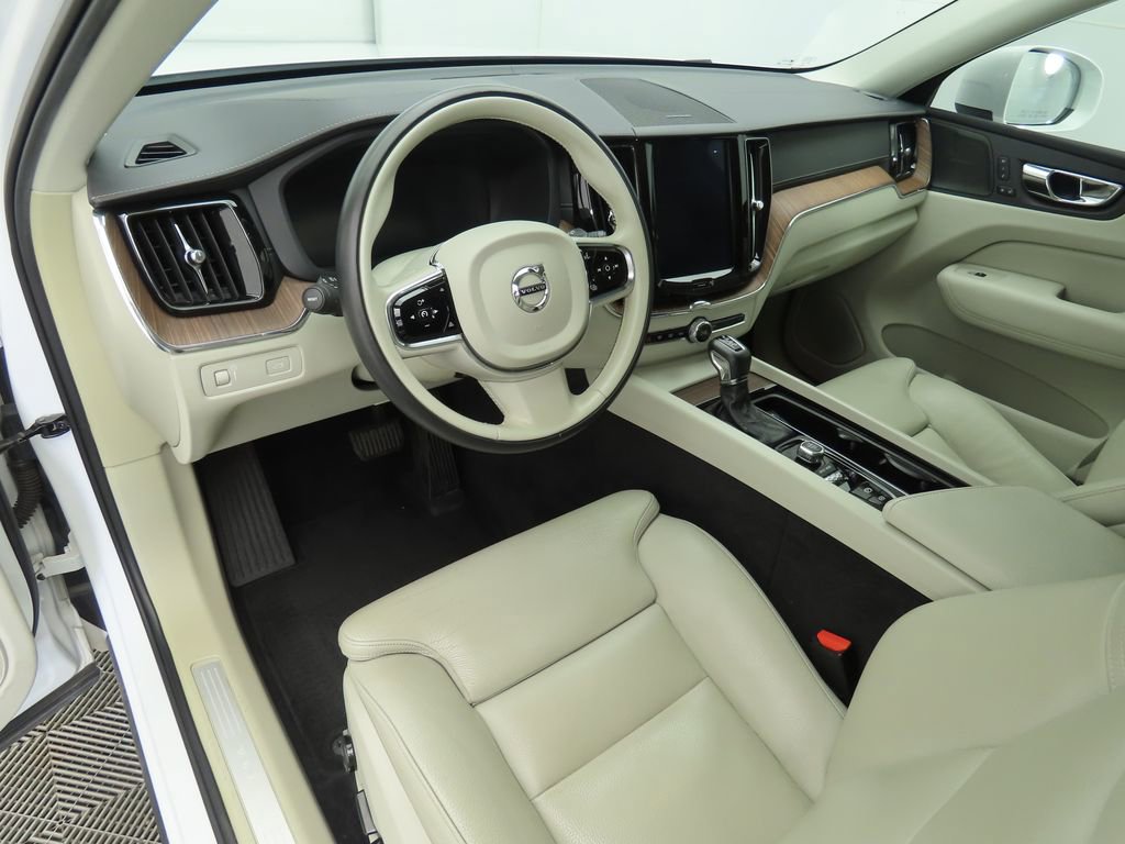 Used 2019 Volvo XC60 T5 Inscription w/ Protection Package Premier image 9