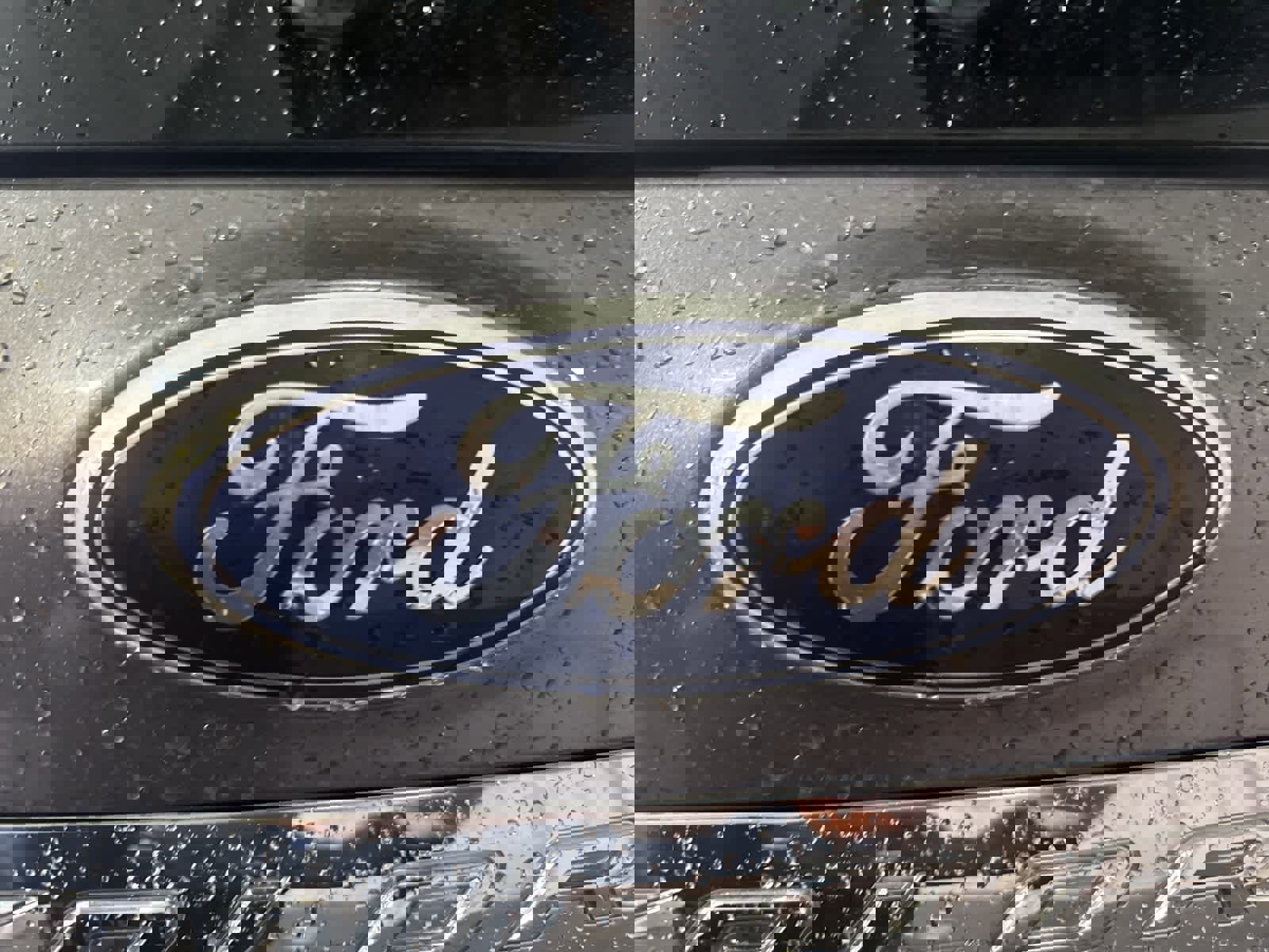 Used 2013 Ford Explorer XLT image 12