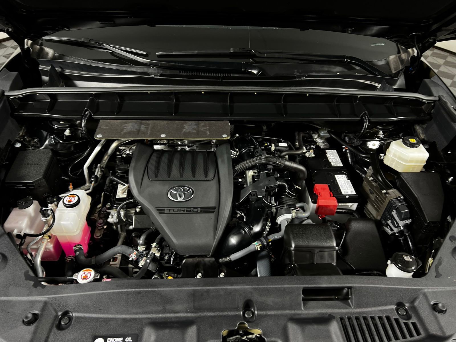 Certified 2023 Toyota Highlander LE image 9