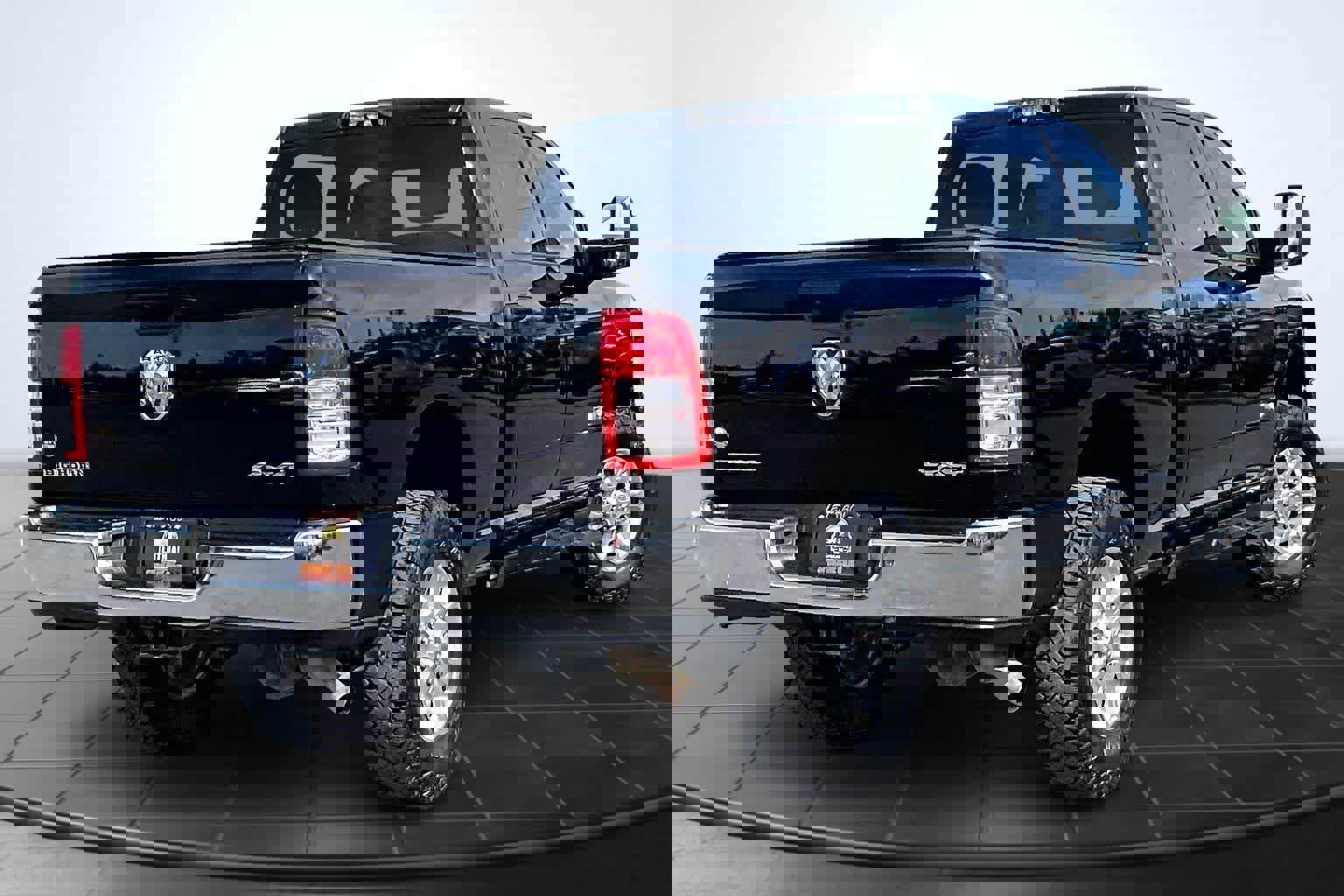 Used 2024 RAM 3500 Big Horn w/ Bed Utility Group AWD/4WD image 23