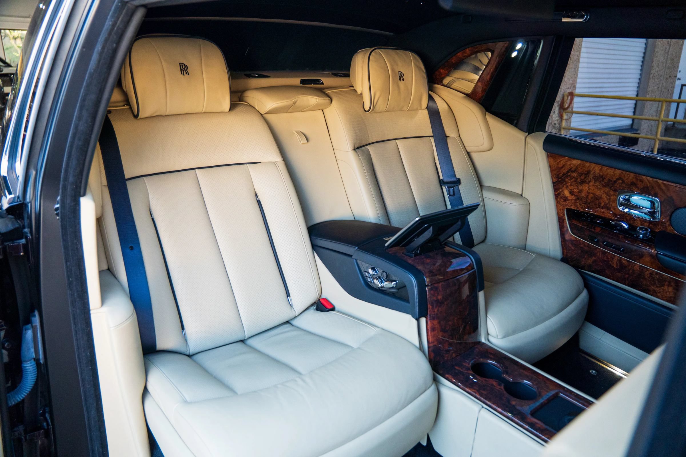 Used 2018 Rolls-Royce Phantom Extended Wheelbase RWD image 6