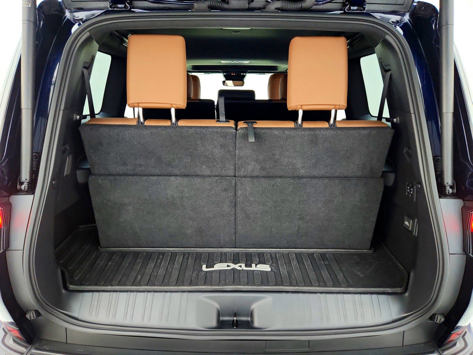 Used 2024 Lexus GX 550 w/ Accessory Package (31) image 30