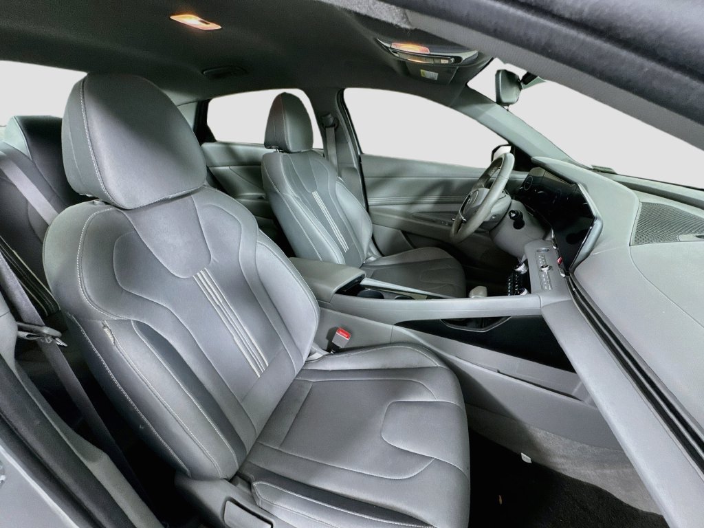 Used 2023 Hyundai Elantra SEL w/ Convenience Package FWD image 29