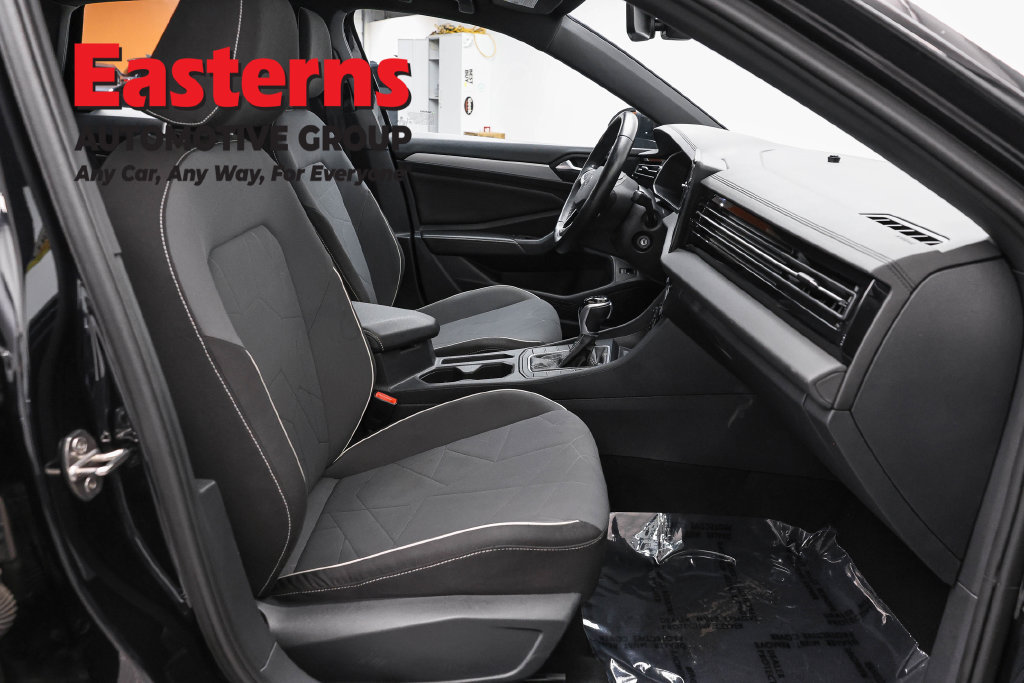 Used 2025 Volkswagen Jetta Sport FWD image 24