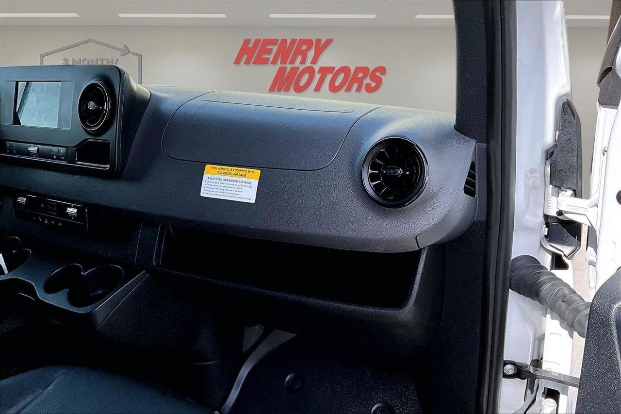 Used 2024 Mercedes-Benz Sprinter 2500 w/ Acoustic Package image 21