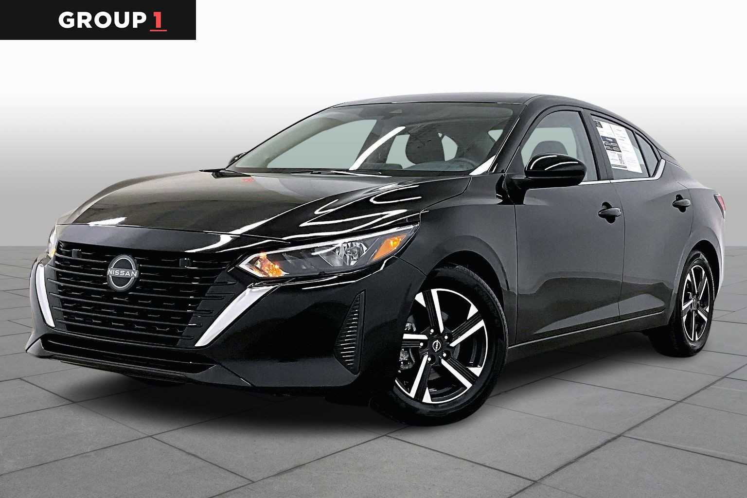 Used 2025 Nissan Sentra SV image 1