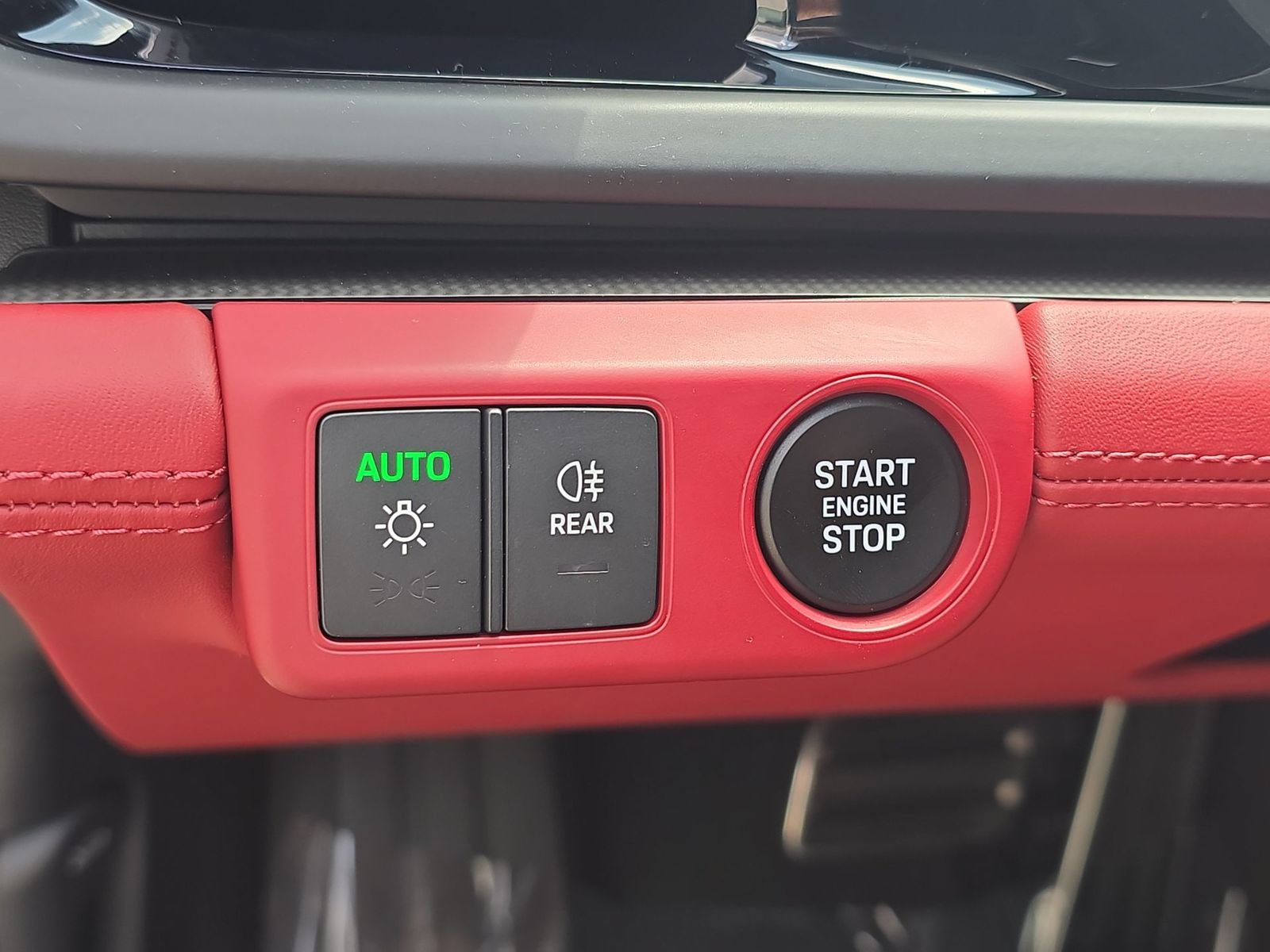 Certified 2025 Porsche Panamera GTS AWD/4WD image 25