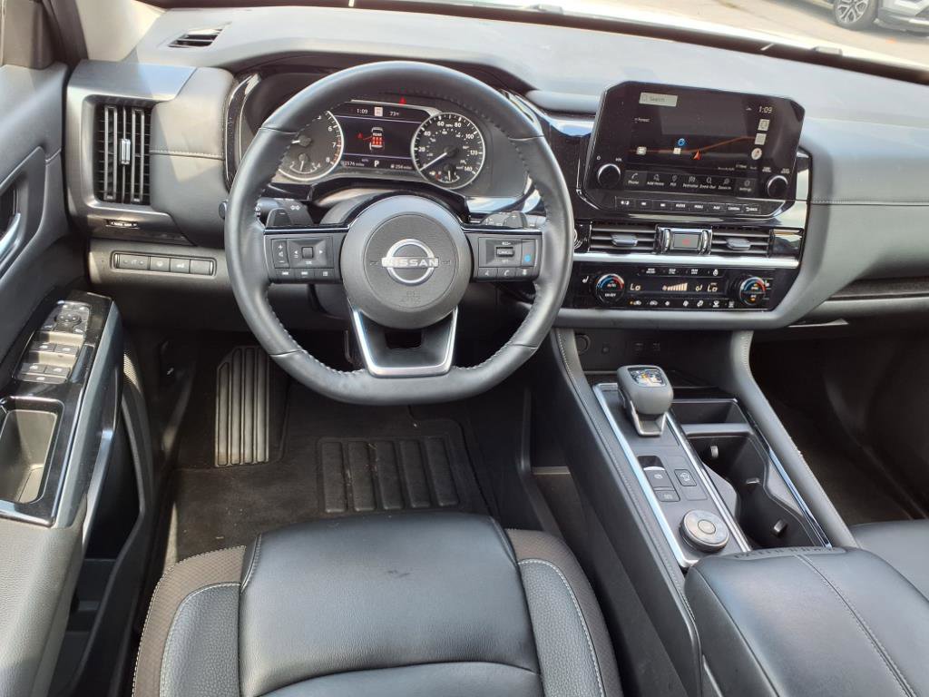 Certified 2024 Nissan Pathfinder SL image 6