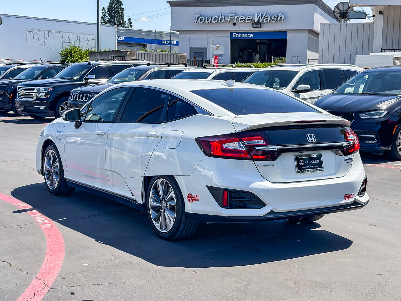 Used 2018 Honda Clarity Touring image 2