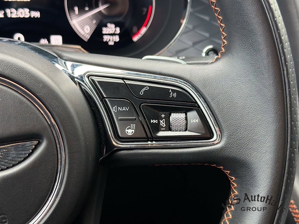 Used 2022 Bentley Bentayga AWD/4WD image 14