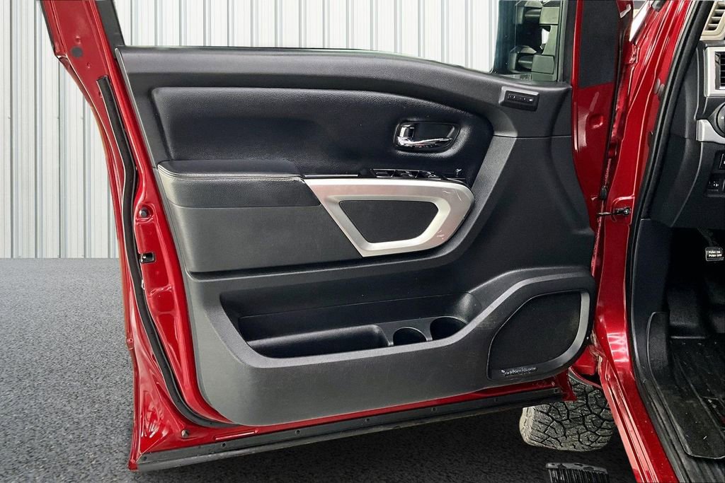 Used 2018 Nissan Titan PRO-4X w/ Pro-4x Convenience Package image 21