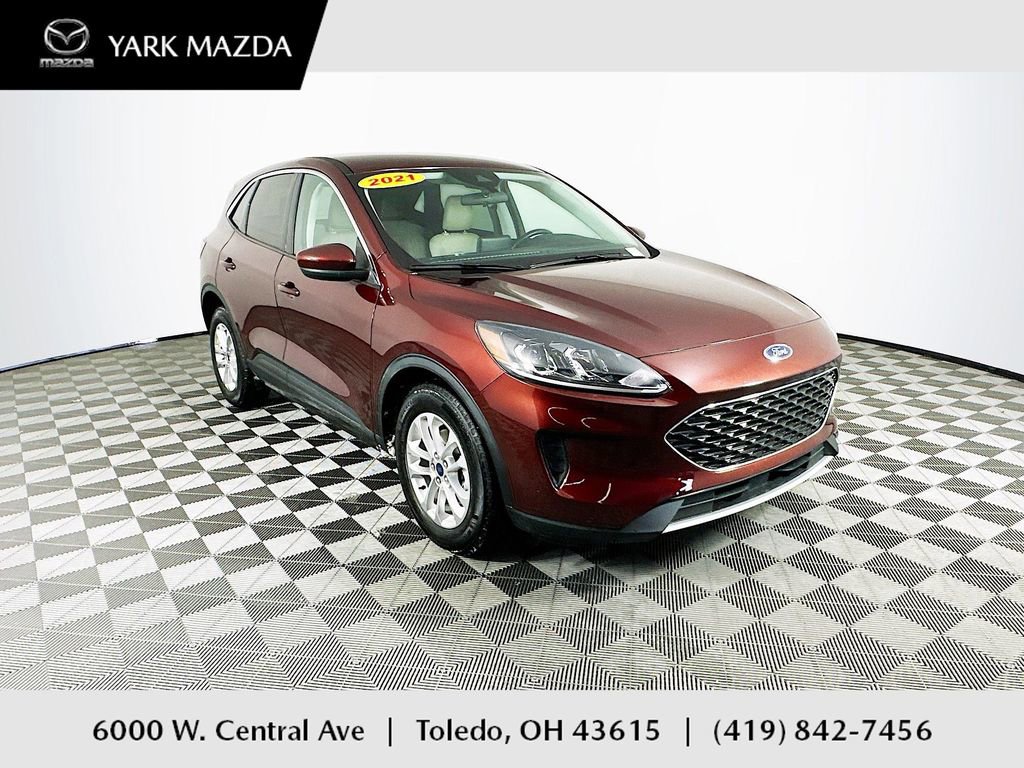 Used 2021 Ford Escape SE w/ Convenience Package image 1