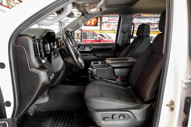 Used 2025 Chevrolet Silverado 2500 LT w/ Convenience Package AWD/4WD image 7