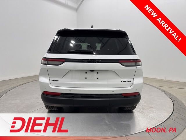 Used 2023 Jeep Grand Cherokee Limited w/ Black Appearance Package image 6