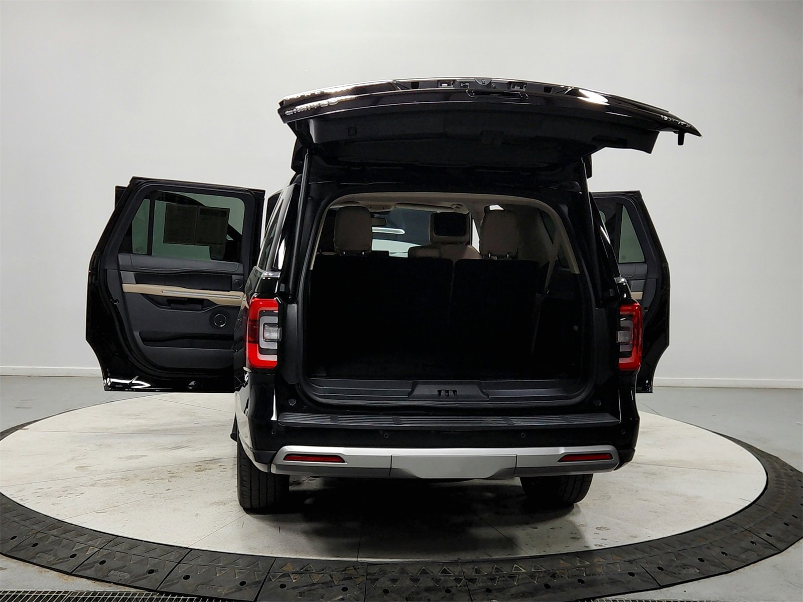 Used 2023 Ford Expedition Max Limited image 14