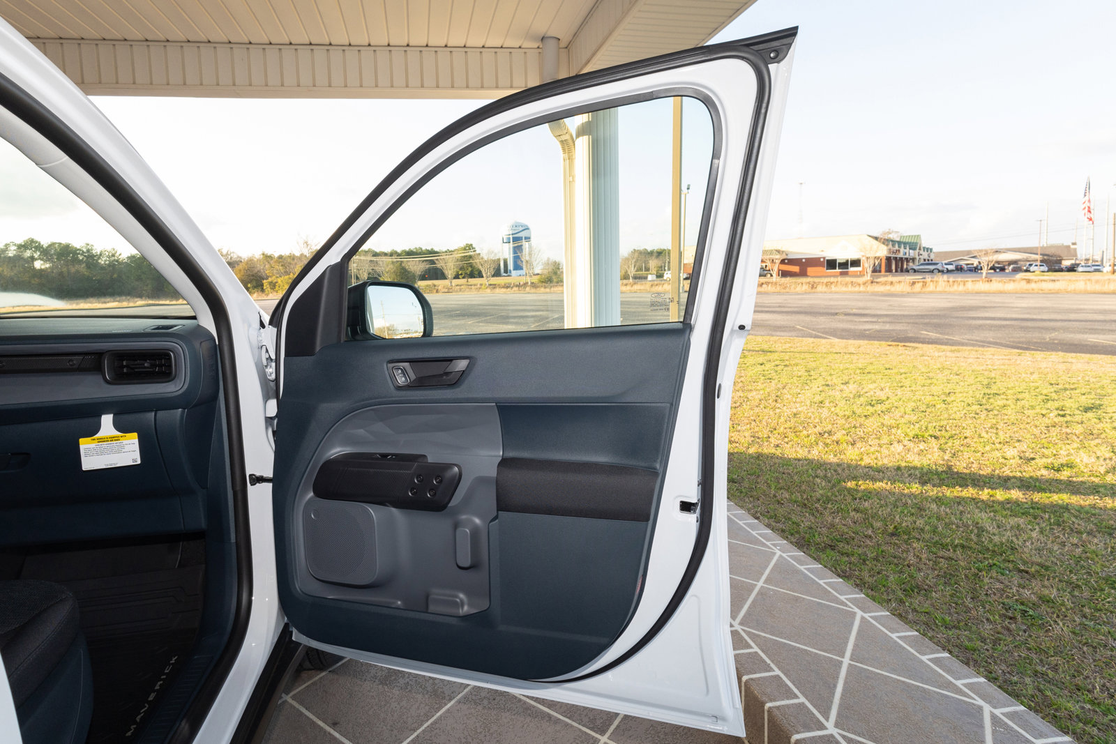 New 2025 Ford Maverick XL w/ 4K Tow Package image 19