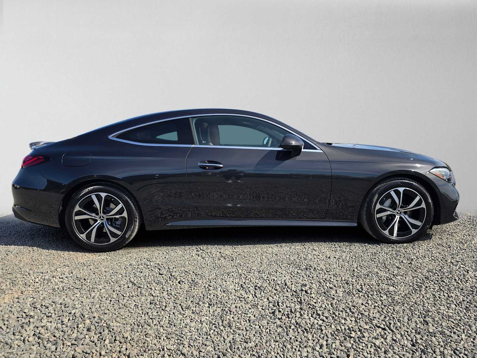 New 2027 Mercedes-Benz CLE 300 4MATIC Coupe image 2
